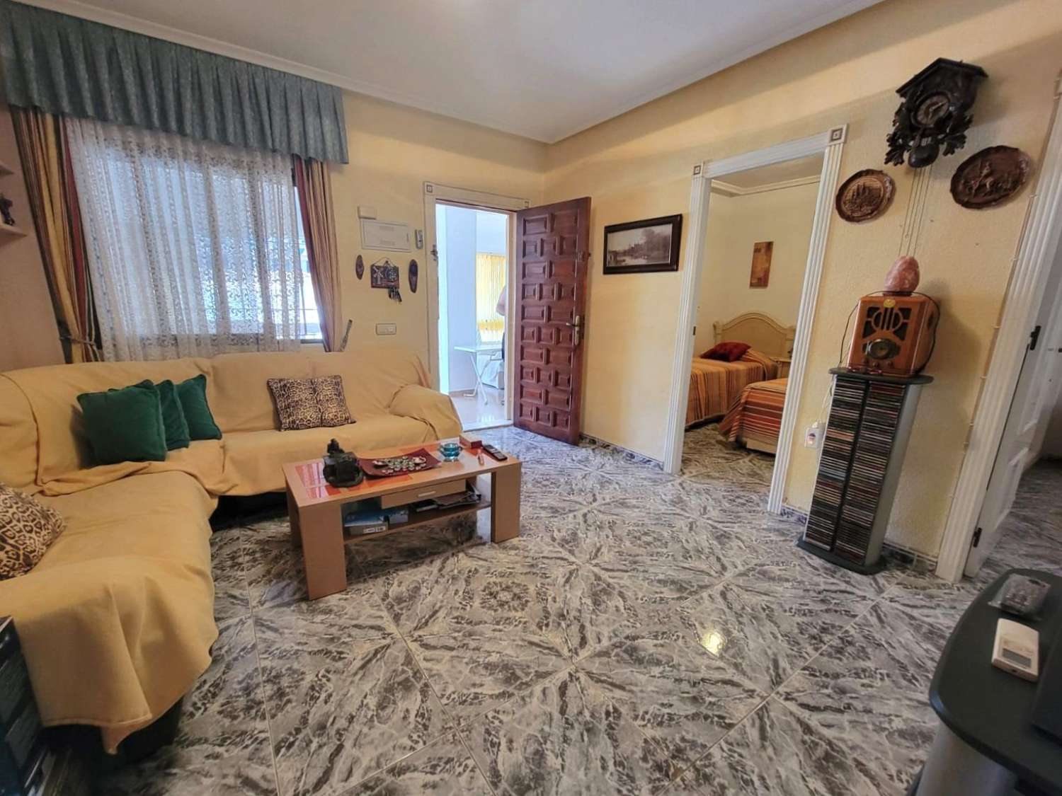 PRECIOSO BUNGALOW EN PLANTA BAJA CON TERRAZA, PISCINA Y ORIENTACIÓN SUR EN LOS FRUTALES