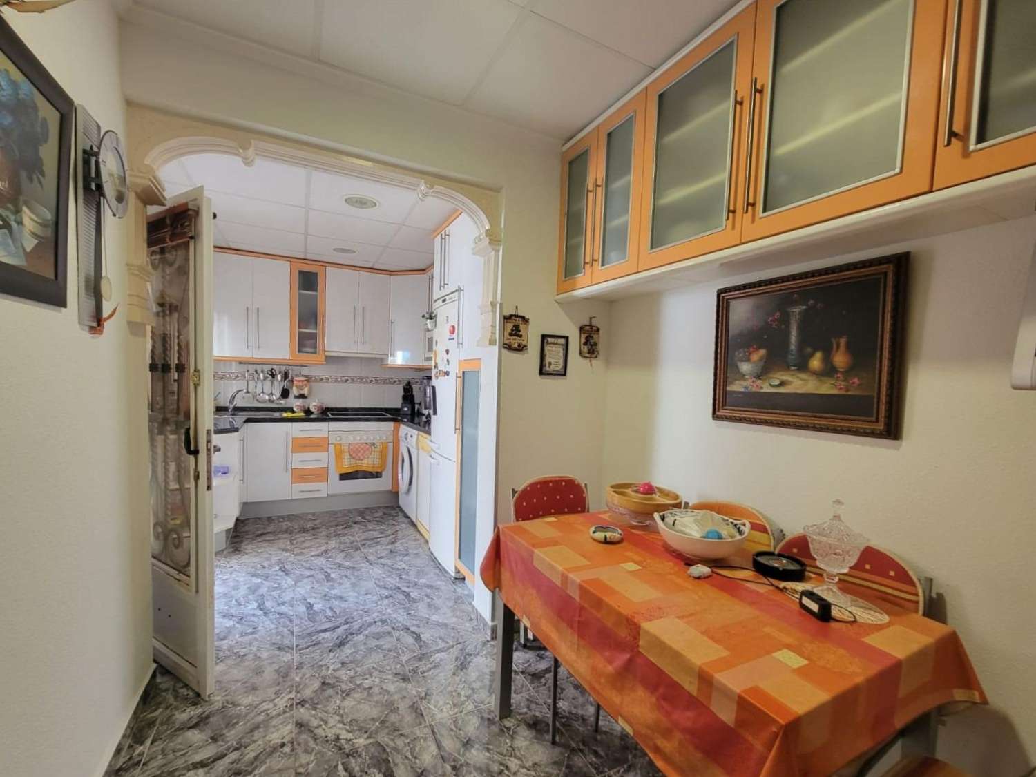 PRECIOSO BUNGALOW EN PLANTA BAJA CON TERRAZA, PISCINA Y ORIENTACIÓN SUR EN LOS FRUTALES