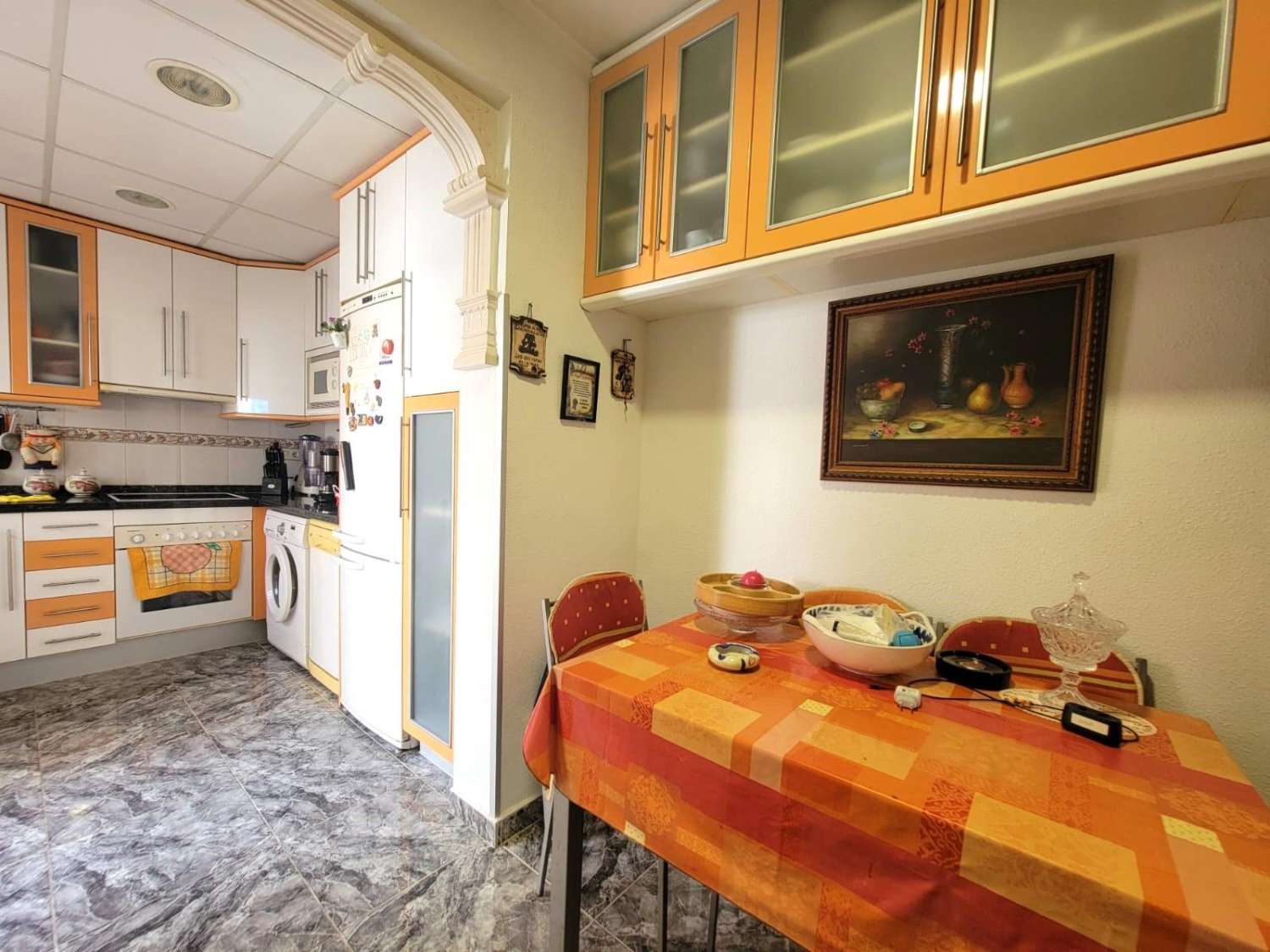 PRECIOSO BUNGALOW EN PLANTA BAJA CON TERRAZA, PISCINA Y ORIENTACIÓN SUR EN LOS FRUTALES