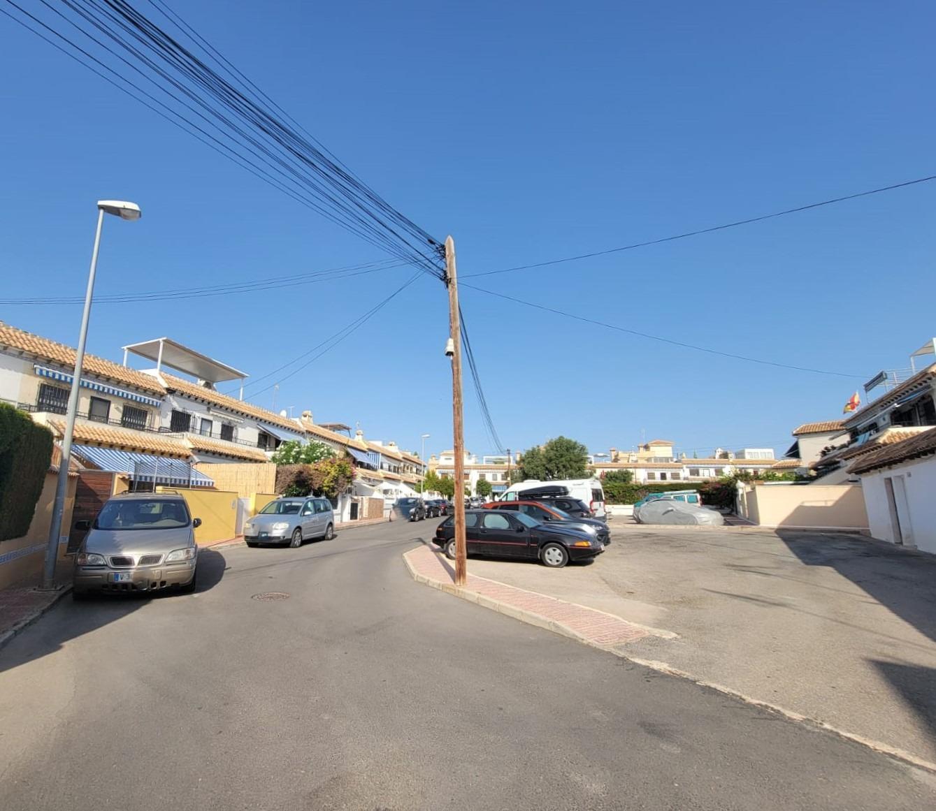 PRECIOSO BUNGALOW EN PLANTA BAJA CON TERRAZA, PISCINA Y ORIENTACIÓN SUR EN LOS FRUTALES