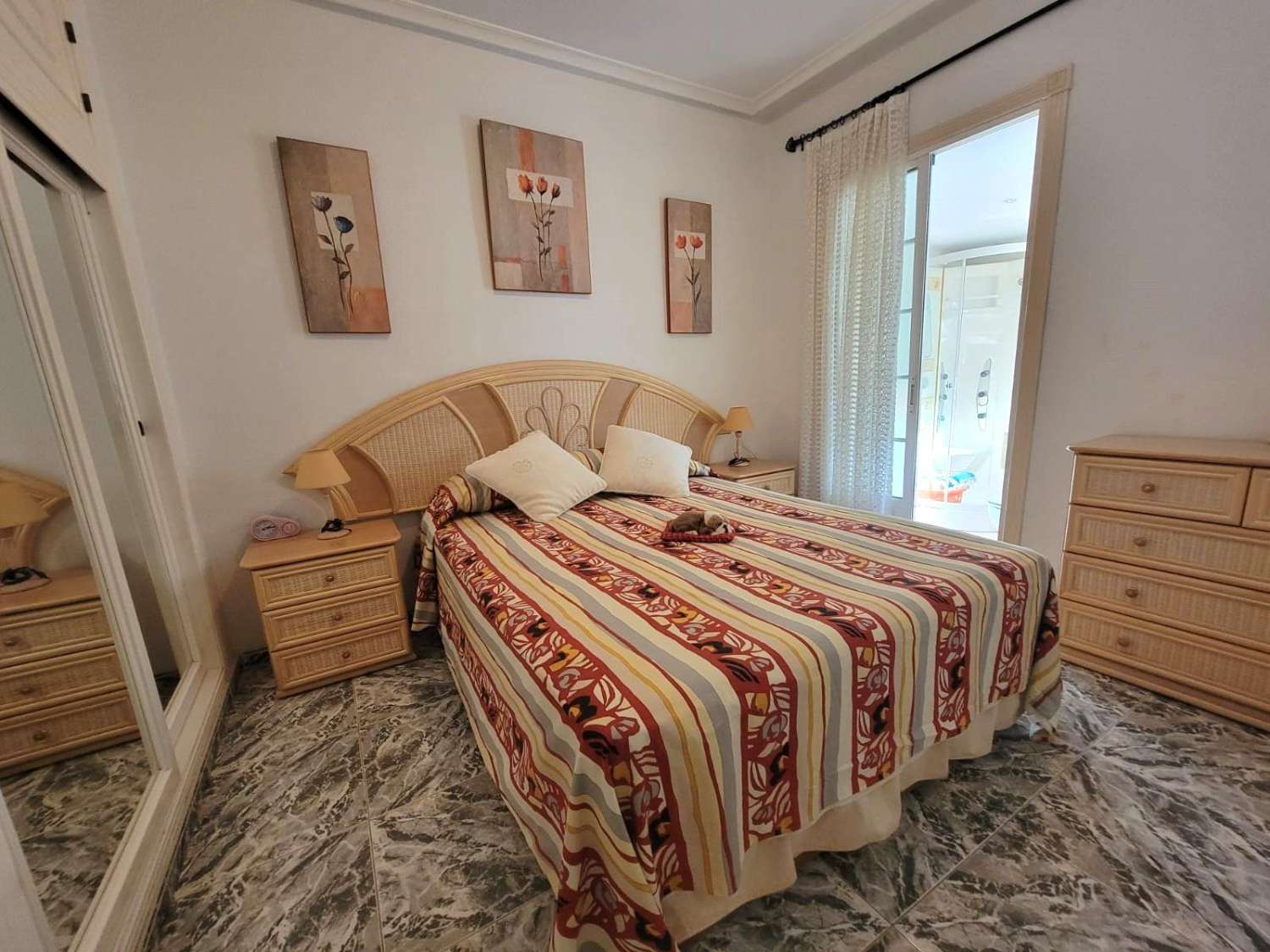 PRECIOSO BUNGALOW EN PLANTA BAJA CON TERRAZA, PISCINA Y ORIENTACIÓN SUR EN LOS FRUTALES