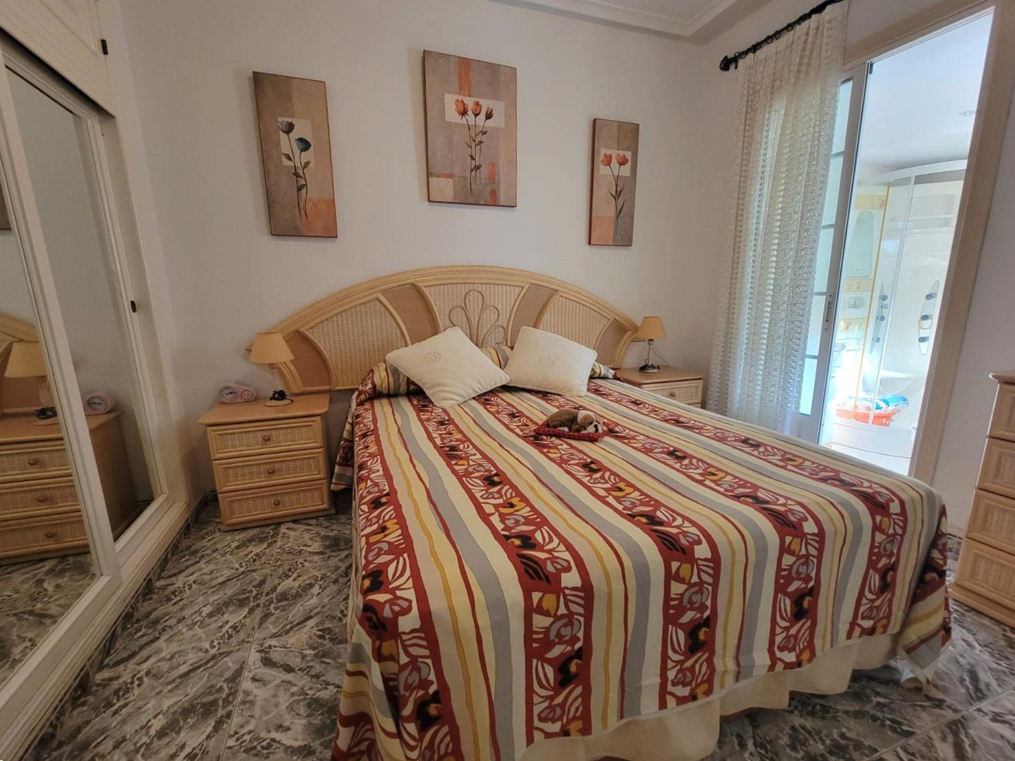 PRECIOSO BUNGALOW EN PLANTA BAJA CON TERRAZA, PISCINA Y ORIENTACIÓN SUR EN LOS FRUTALES