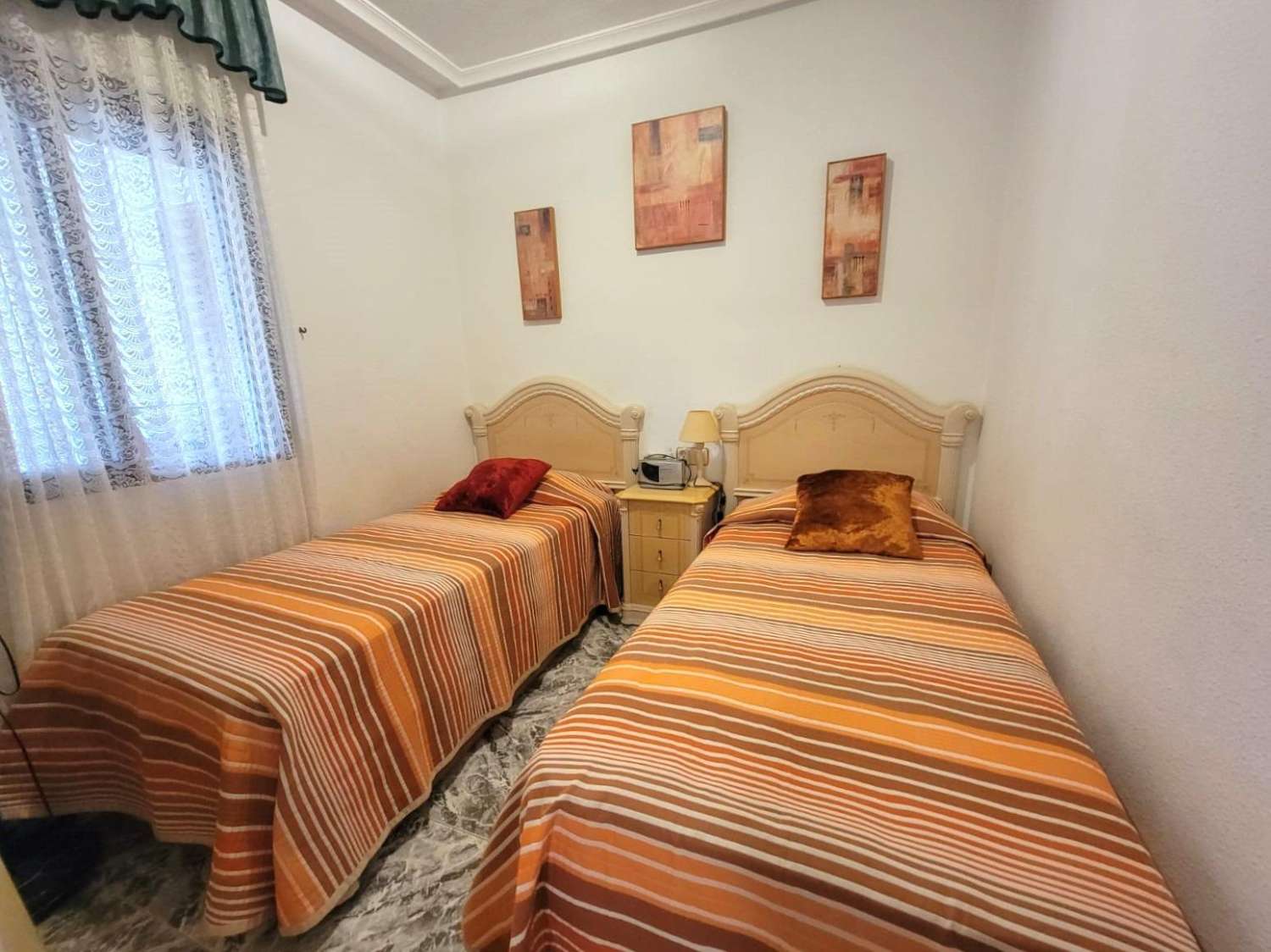 PRECIOSO BUNGALOW EN PLANTA BAJA CON TERRAZA, PISCINA Y ORIENTACIÓN SUR EN LOS FRUTALES