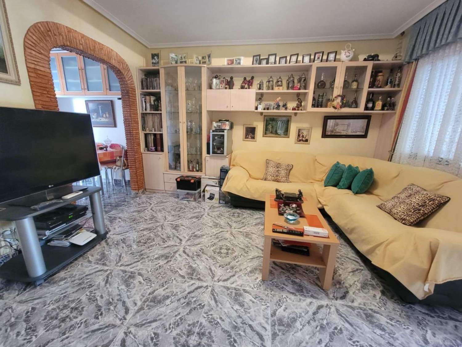 PRECIOSO BUNGALOW EN PLANTA BAJA CON TERRAZA, PISCINA Y ORIENTACIÓN SUR EN LOS FRUTALES