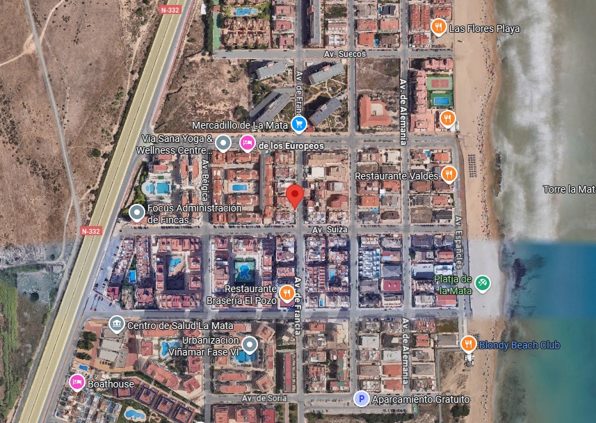 LUMINOSO PISO CON GRAN SALÓN A 300 M DE LA PLAYA EN LA MATA