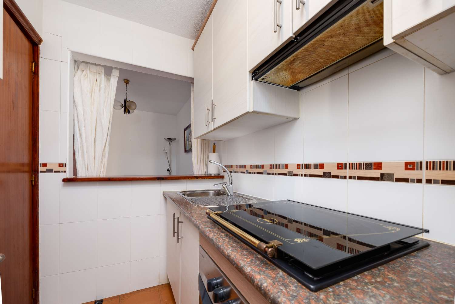 LUMINOSO PISO CON GRAN SALÓN A 300 M DE LA PLAYA EN LA MATA