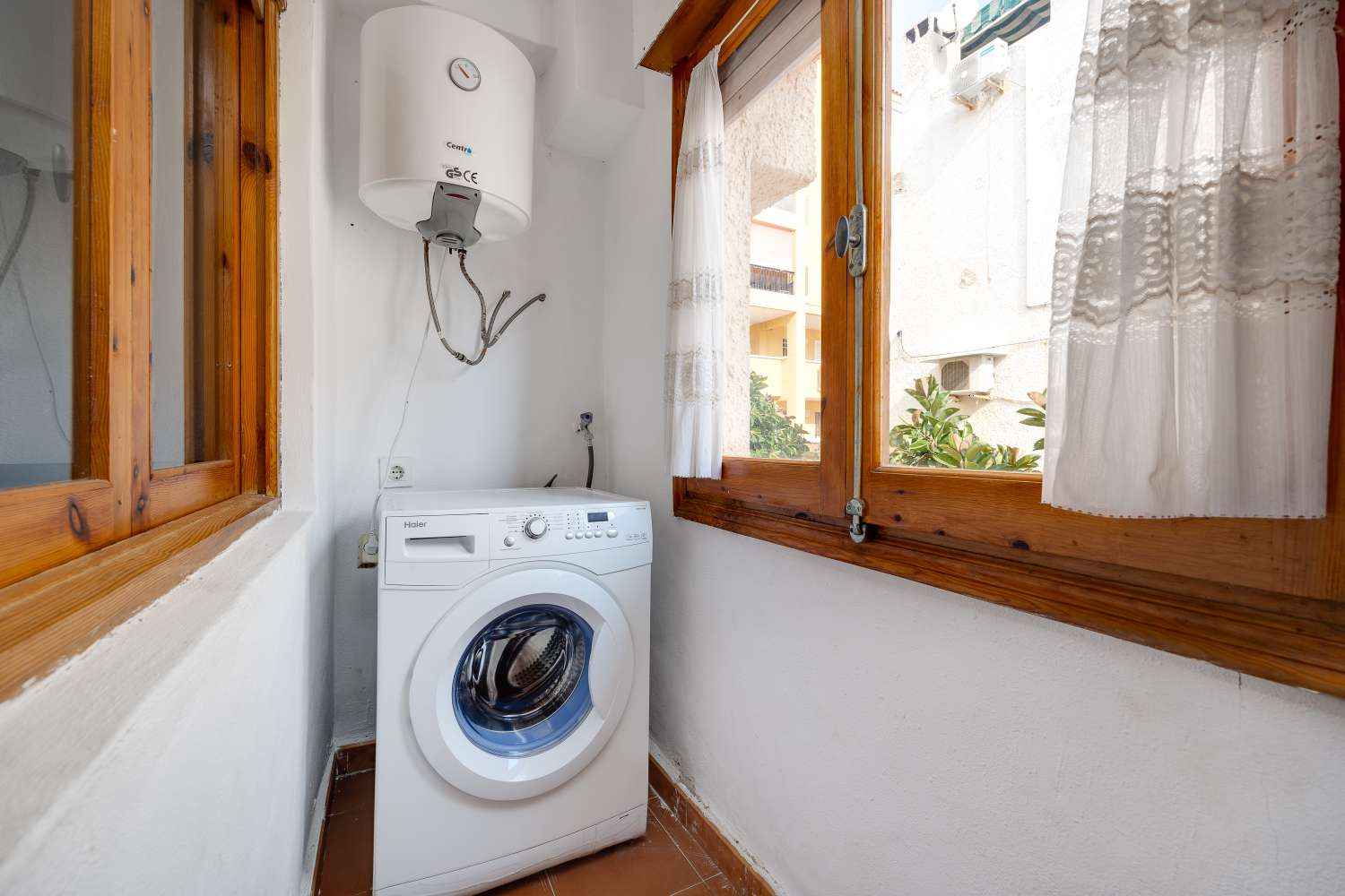 LUMINOSO PISO CON GRAN SALÓN A 300 M DE LA PLAYA EN LA MATA