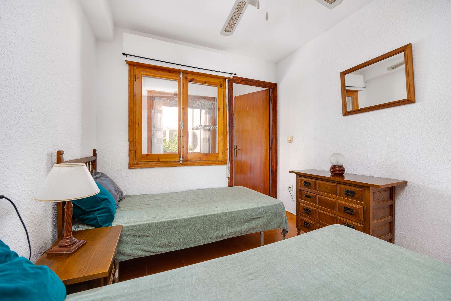 LUMINOSO PISO CON GRAN SALÓN A 300 M DE LA PLAYA EN LA MATA