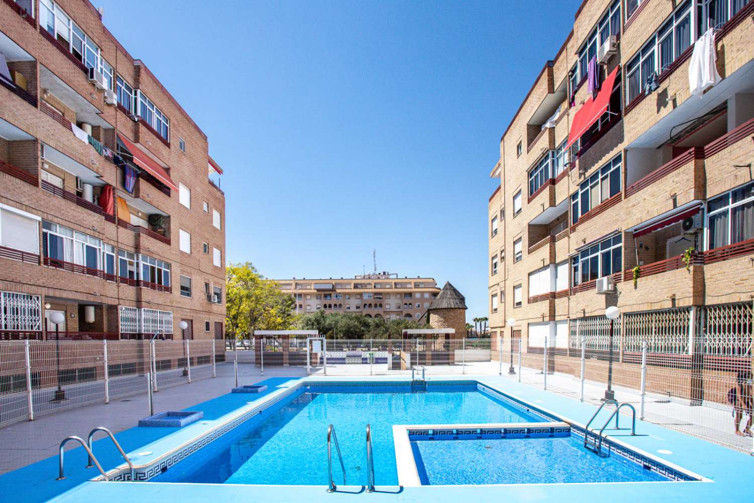 ENCANTADOR APARTAMENTO DE 1 DORMITORIO CON TERRAZA Y PISCINA EN LA TEJERA, TORREVIEJA