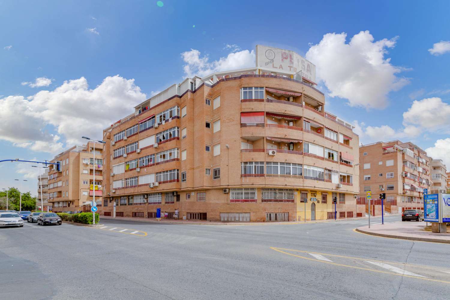 ENCANTADOR APARTAMENTO DE 1 DORMITORIO CON TERRAZA Y PISCINA EN LA TEJERA, TORREVIEJA