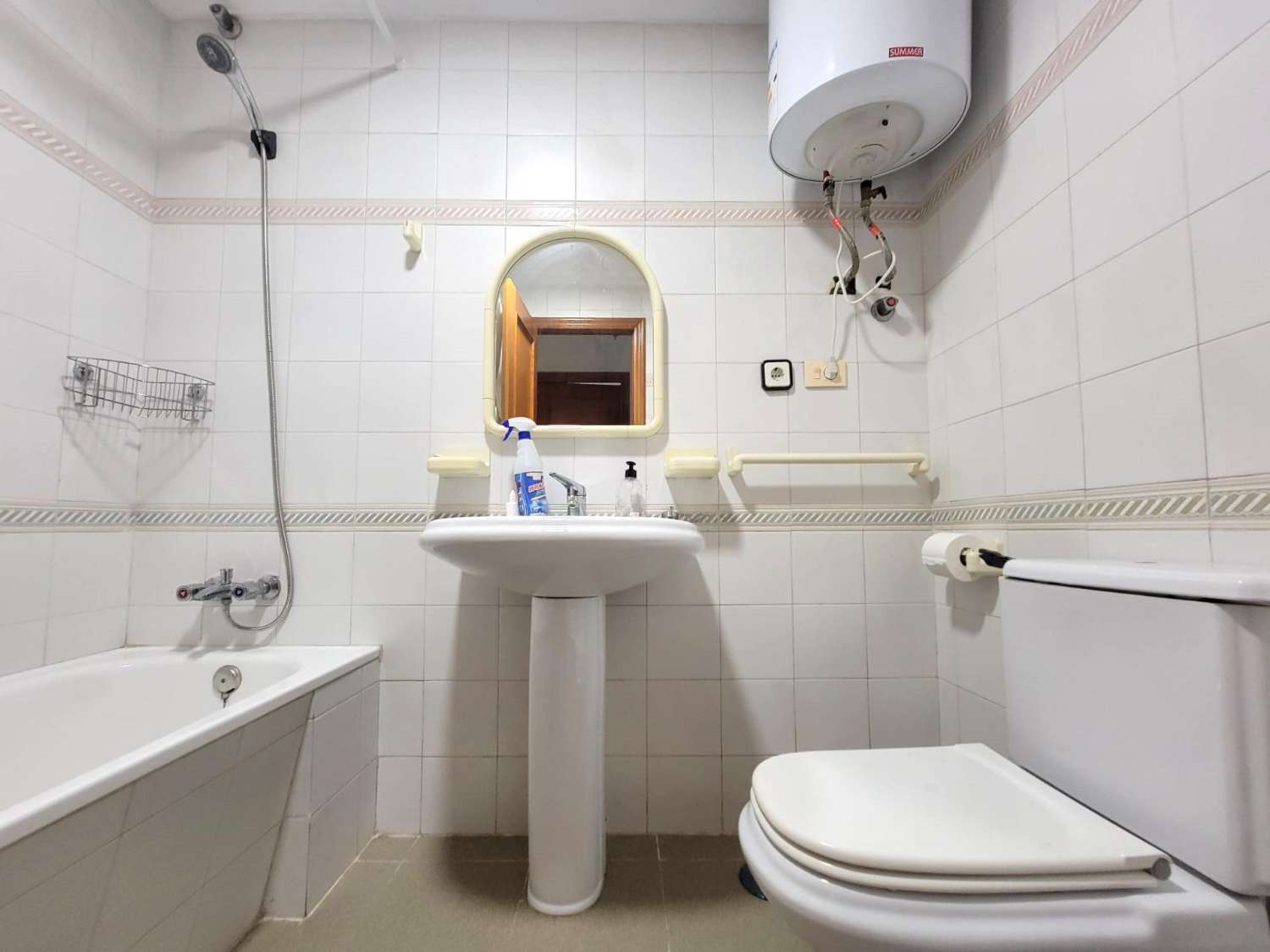 AMPLIO APARTAMENTO EN EL CENTRO, A 200 M DEL PASEO MARÍTIMO Y LAS PISCINAS NATURALES