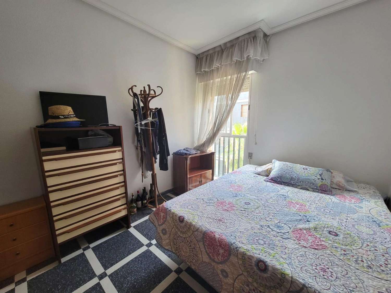 AMPLIO APARTAMENTO EN EL CENTRO, A 200 M DEL PASEO MARÍTIMO Y LAS PISCINAS NATURALES