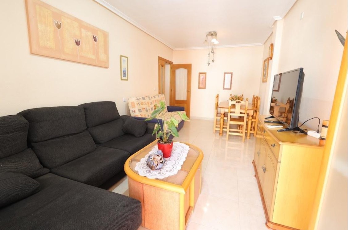 APARTAMENTO ACOGEDOR CON TERRAZA Y GARAJE EN PILAR DE LA HORADADA