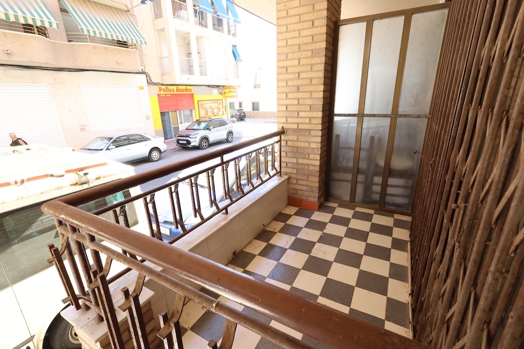 AMPLIO APARTAMENTO EN PLANTA BAJA A 150 METROS DE LA PLAYA DEL CURA