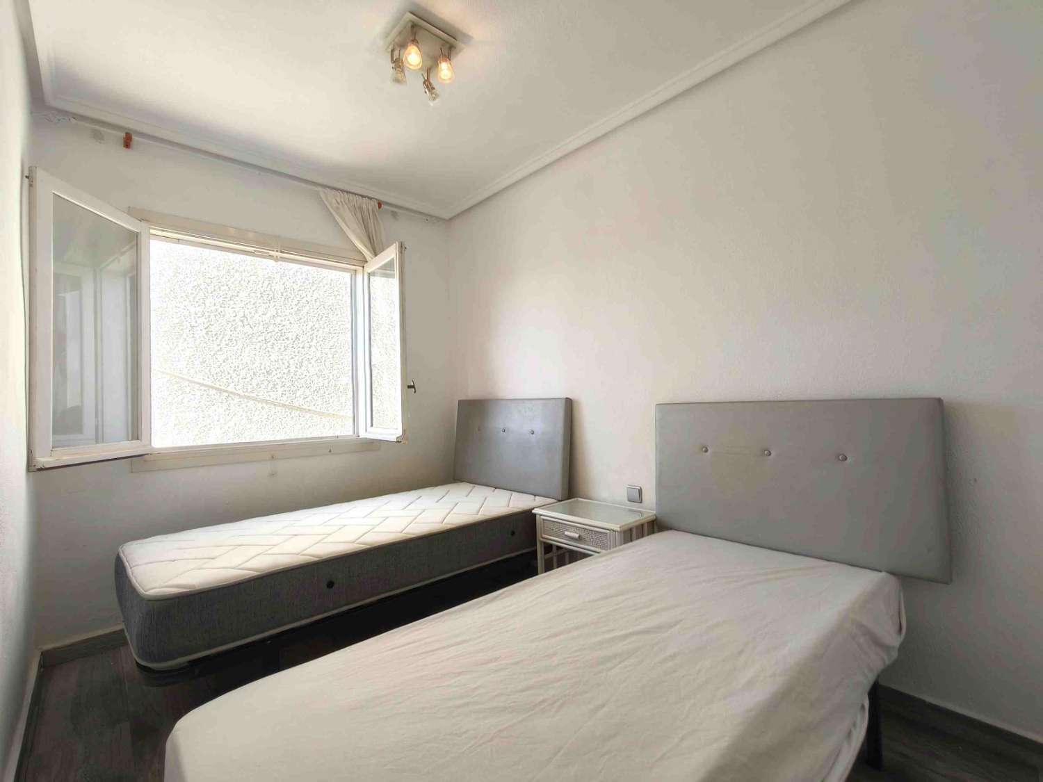 TRIPLEX EN ESQUINA CON VISTAS AL MAR Y ORIENTACIÓN SUR