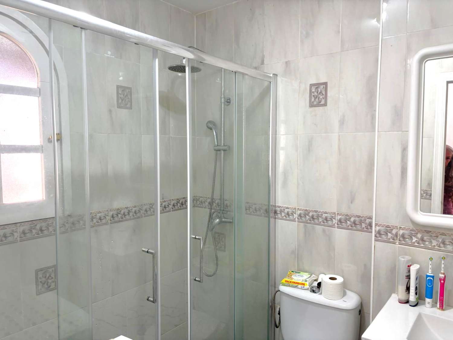 ÁTICO CON TERRAZA PRIVADA EN URBANIZACIÓN PARAÍSO, TORREVIEJA – A 400M DEL MAR