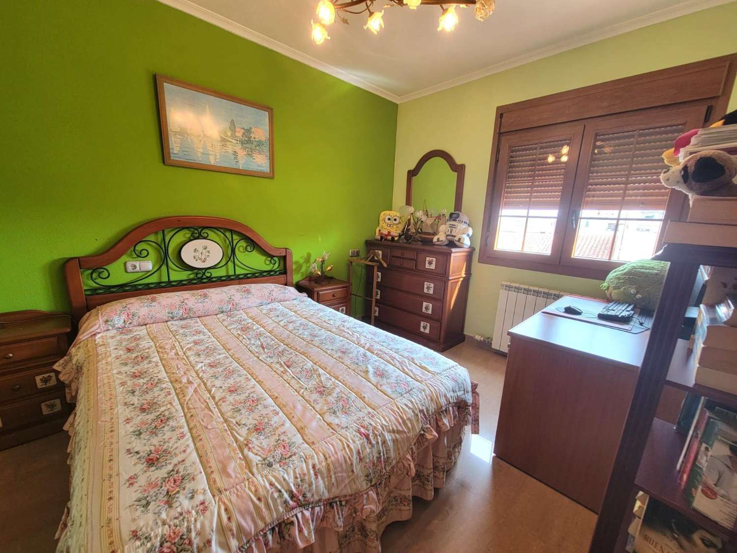 宽敞的乡村别墅，设有花园、游泳池和客用公寓