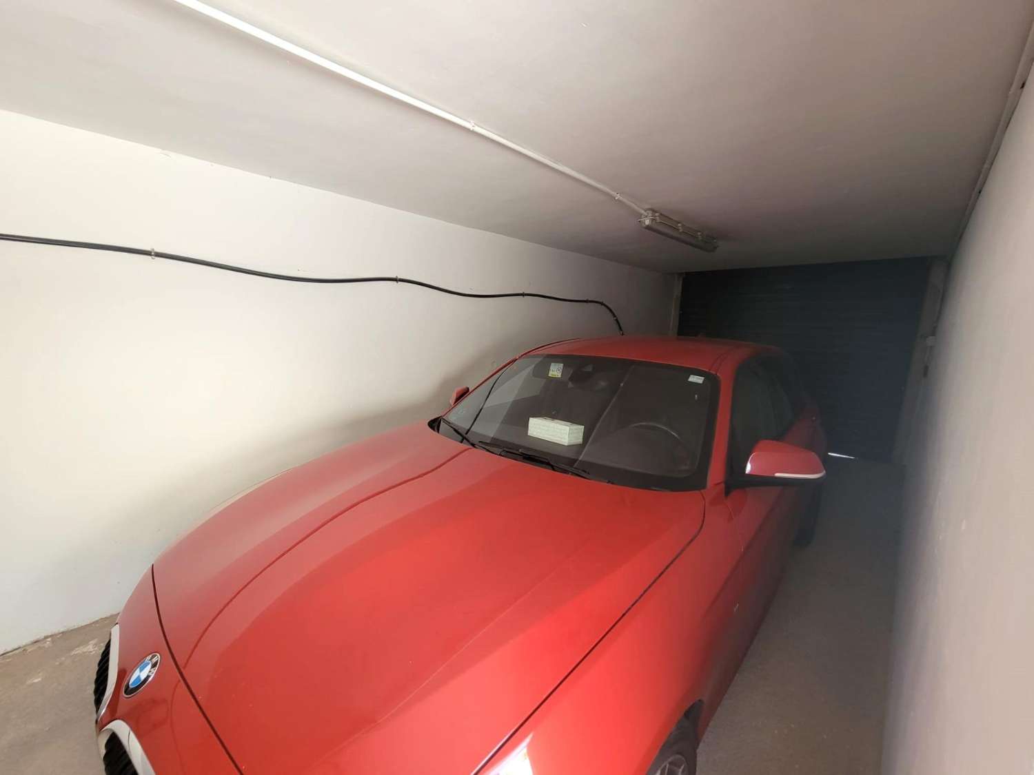 宽敞的乡村别墅，设有花园、游泳池和客用公寓