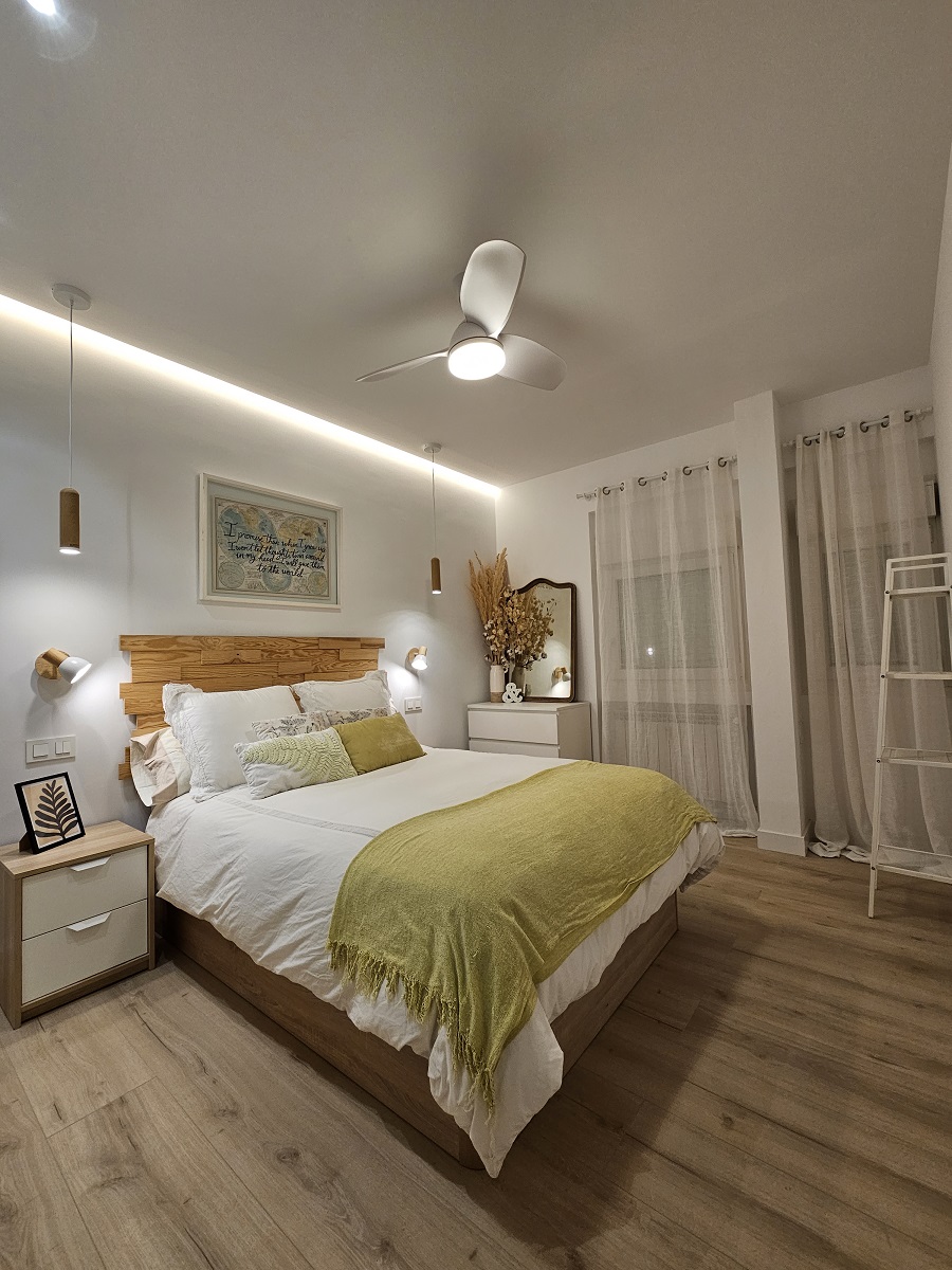 SPACIOUS, NEWLY RENOVATED APARTMENT WITH TWO INDEPENDENT APARTMENTS ON ONE FLOOR