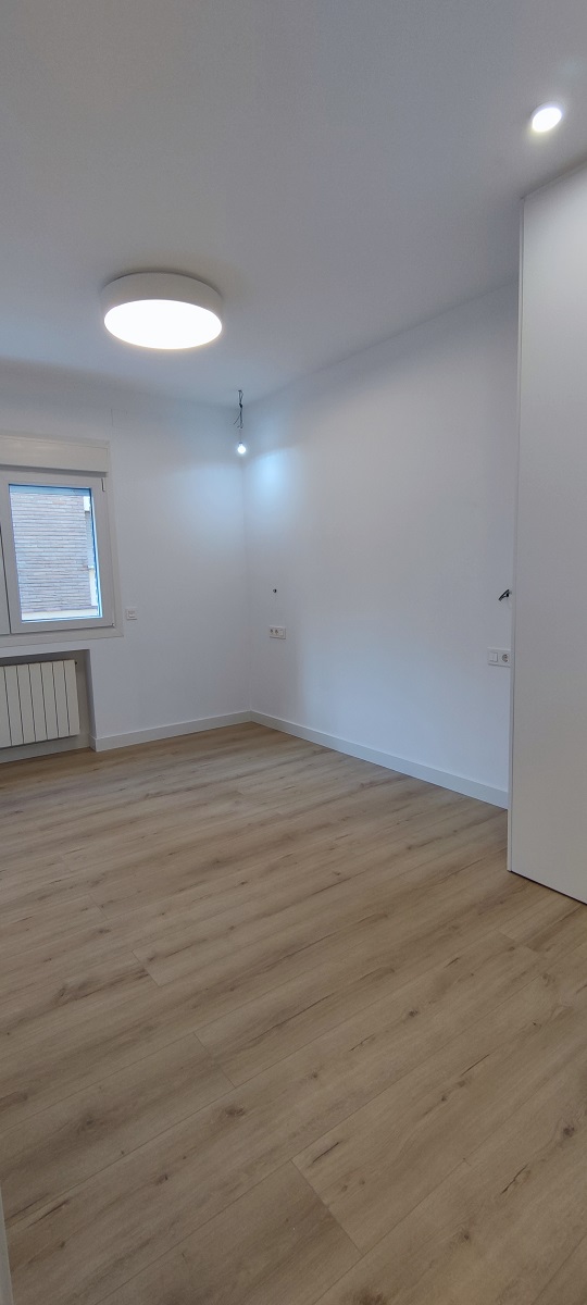SPACIOUS, NEWLY RENOVATED APARTMENT WITH TWO INDEPENDENT APARTMENTS ON ONE FLOOR