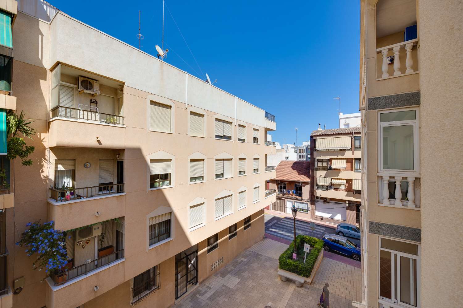 PRECIOSO APARTAMENTO EN GUARDAMAR DEL SEGURA, CERCA DE LA PLAYA