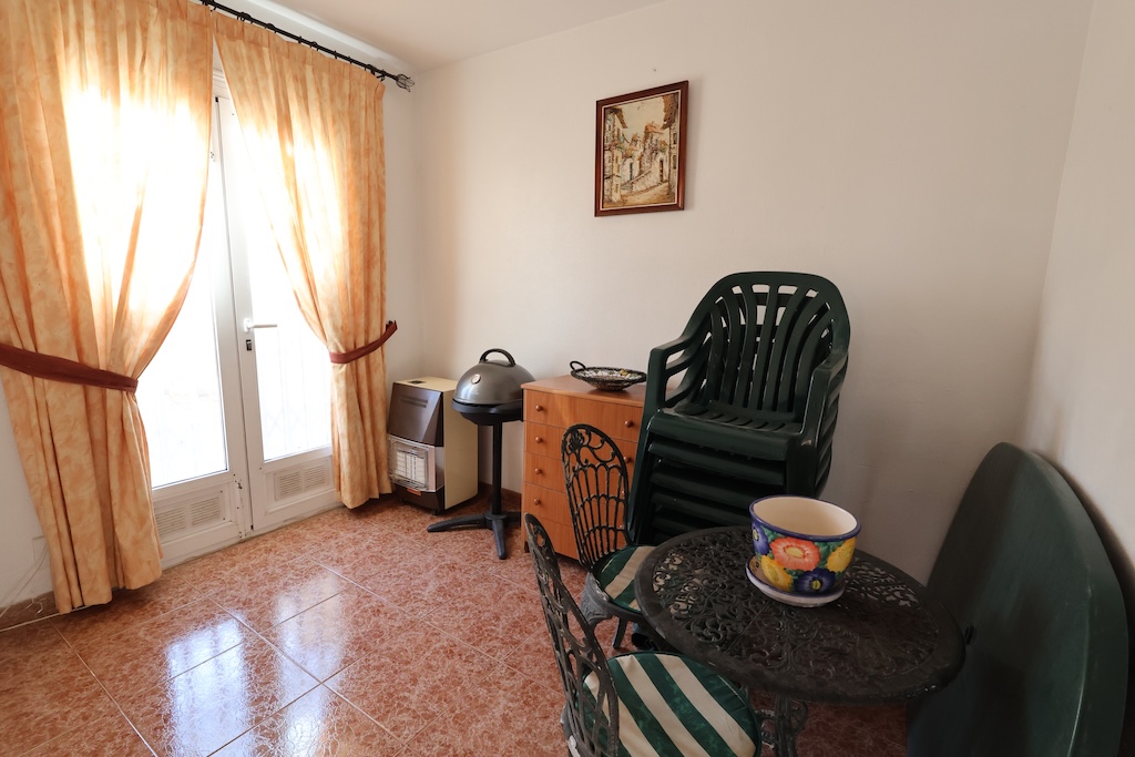 VIVIENDA INDEPENDIENTE CON JARDÍN PRIVADO Y SOLÁRIUM EN PUNTA PRIMA, CERCA DE LA PLAYA