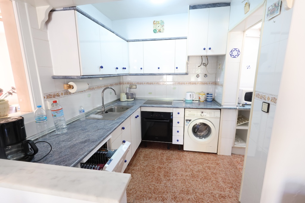 VIVIENDA INDEPENDIENTE CON JARDÍN PRIVADO Y SOLÁRIUM EN PUNTA PRIMA, CERCA DE LA PLAYA