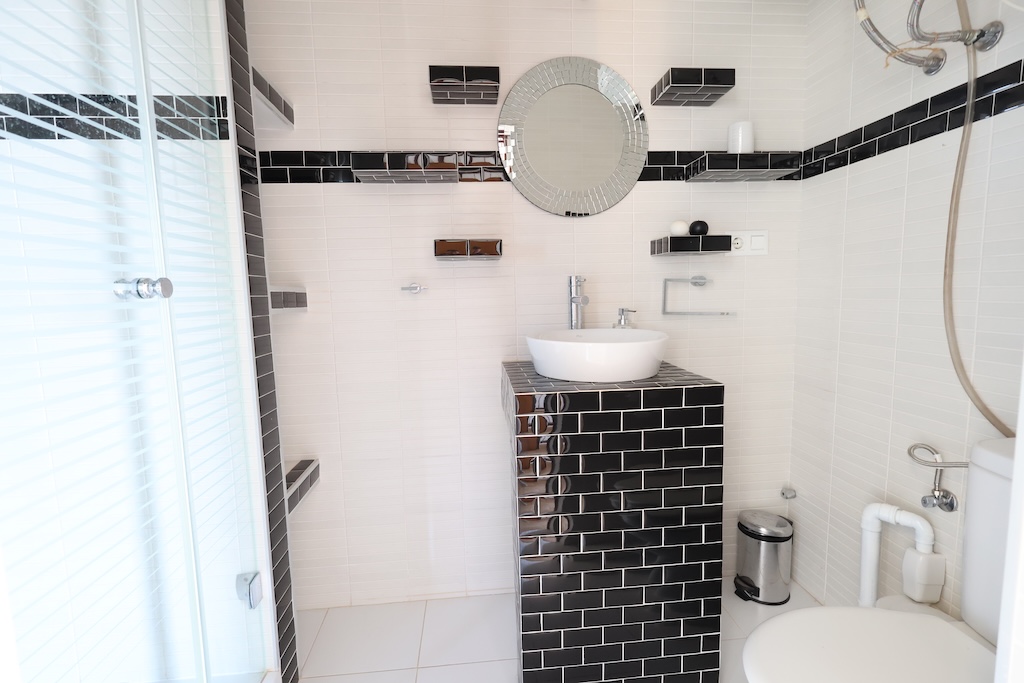 MIL PALMERAS – EXCLUSIVO ÁTICO DÚPLEX EN ESQUINA CON VISTAS AL MAR Y SOLÁRIUM PRIVADO CON JACUZZI