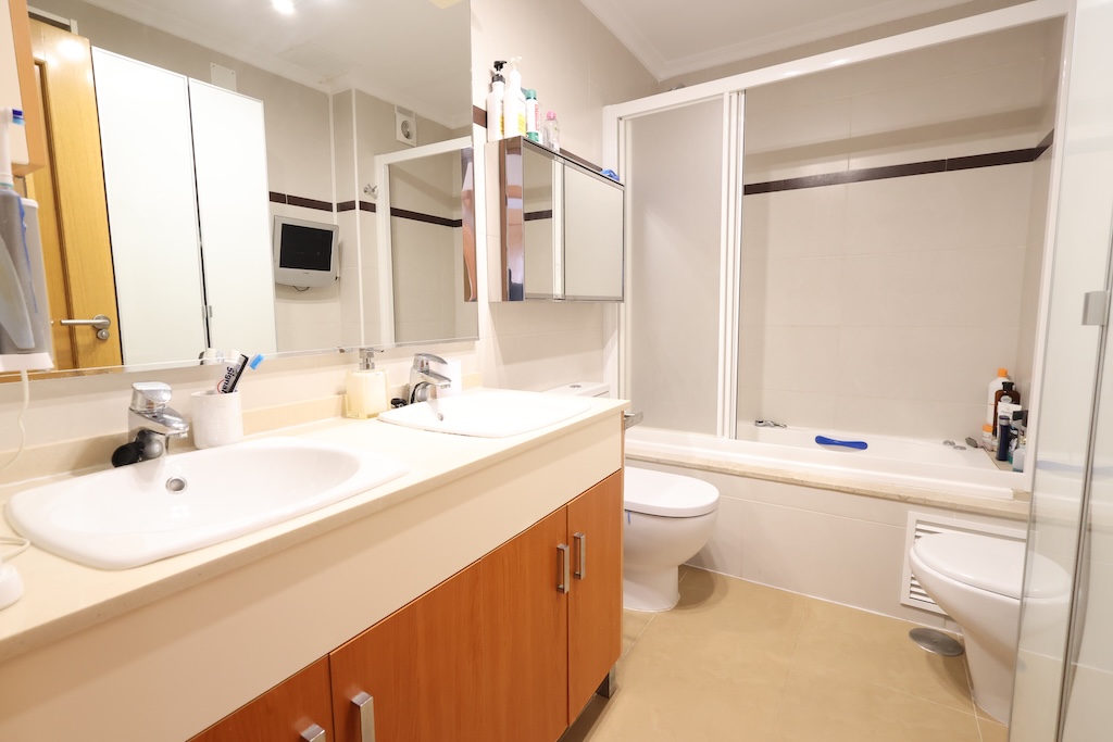 MIL PALMERAS – EXCLUSIVO ÁTICO DÚPLEX EN ESQUINA CON VISTAS AL MAR Y SOLÁRIUM PRIVADO CON JACUZZI