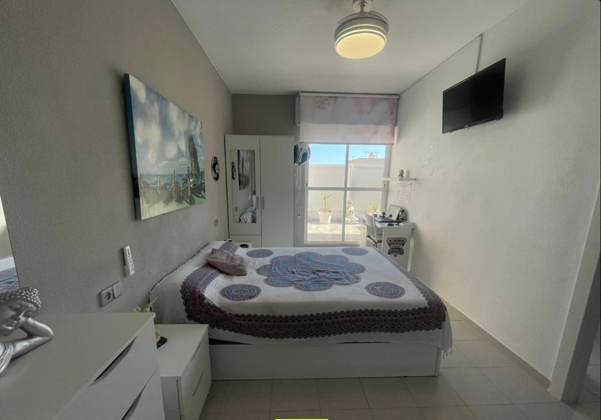 ÁTICO TOTALMENTE REFORMADO EN VENTA EN EL CENTRO DE TORREVIEJA