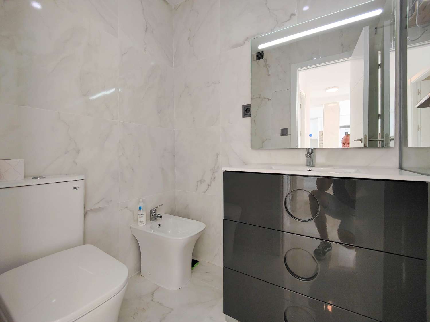 APARTAMENTO TOTALMENTE REFORMADO Y ORIENTADO AL SUR EN ROCÍO DEL MAR – PUNTA PRIMA – TORREVIEJA