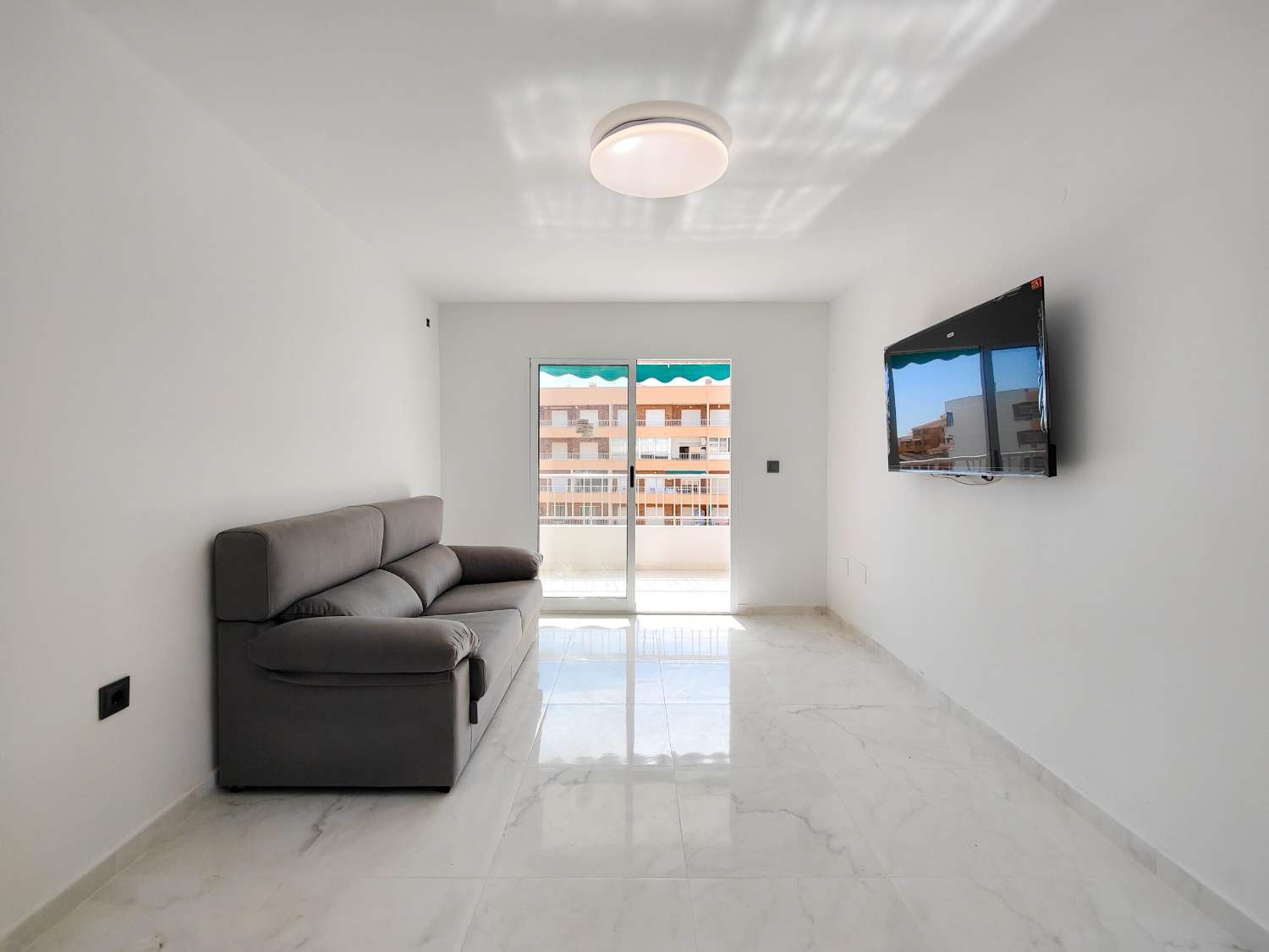 APARTAMENTO TOTALMENTE REFORMADO Y ORIENTADO AL SUR EN ROCÍO DEL MAR – PUNTA PRIMA – TORREVIEJA