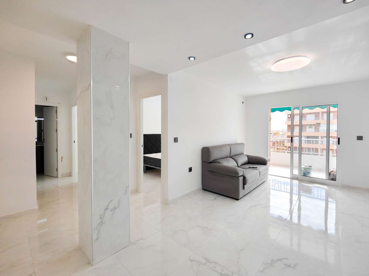 APARTAMENTO TOTALMENTE REFORMADO Y ORIENTADO AL SUR EN ROCÍO DEL MAR – PUNTA PRIMA – TORREVIEJA