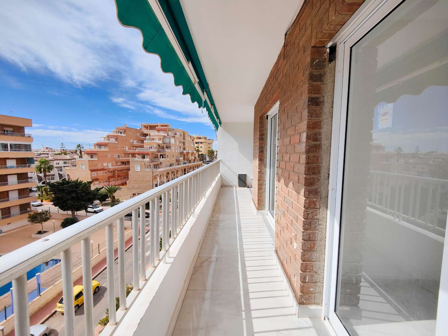 APARTAMENTO TOTALMENTE REFORMADO Y ORIENTADO AL SUR EN ROCÍO DEL MAR – PUNTA PRIMA – TORREVIEJA