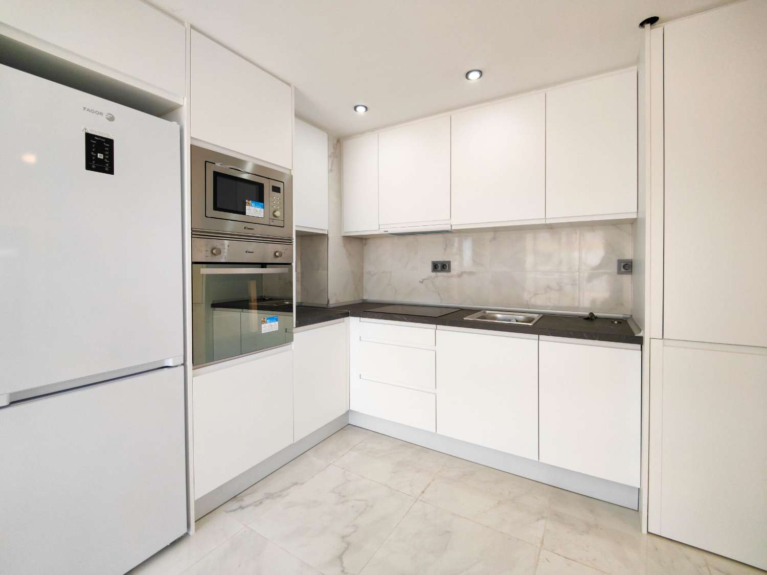 APARTAMENTO TOTALMENTE REFORMADO Y ORIENTADO AL SUR EN ROCÍO DEL MAR – PUNTA PRIMA – TORREVIEJA