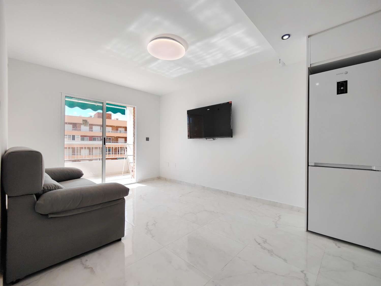 APARTAMENTO TOTALMENTE REFORMADO Y ORIENTADO AL SUR EN ROCÍO DEL MAR – PUNTA PRIMA – TORREVIEJA