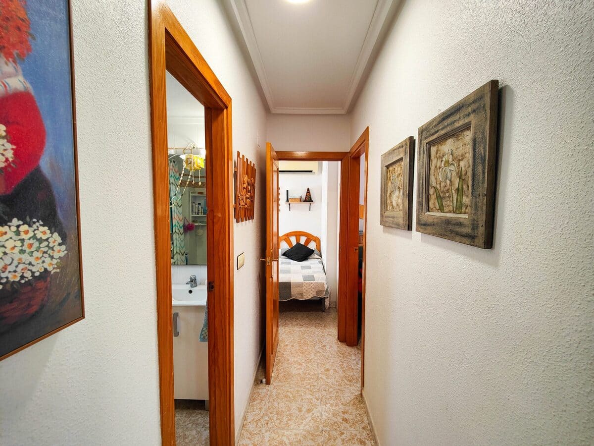 BUNGALOW EN PLANTA ALTA CON SOLÁRIUM PRIVADO EN URB. PARQUE DE LAS NACIONES – TORREVIEJA