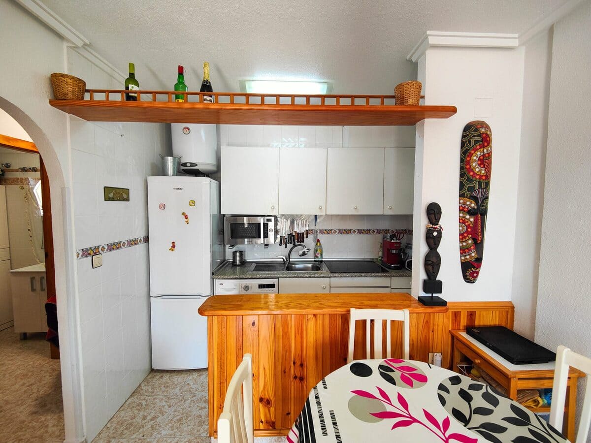 BUNGALOW EN PLANTA ALTA CON SOLÁRIUM PRIVADO EN URB. PARQUE DE LAS NACIONES – TORREVIEJA