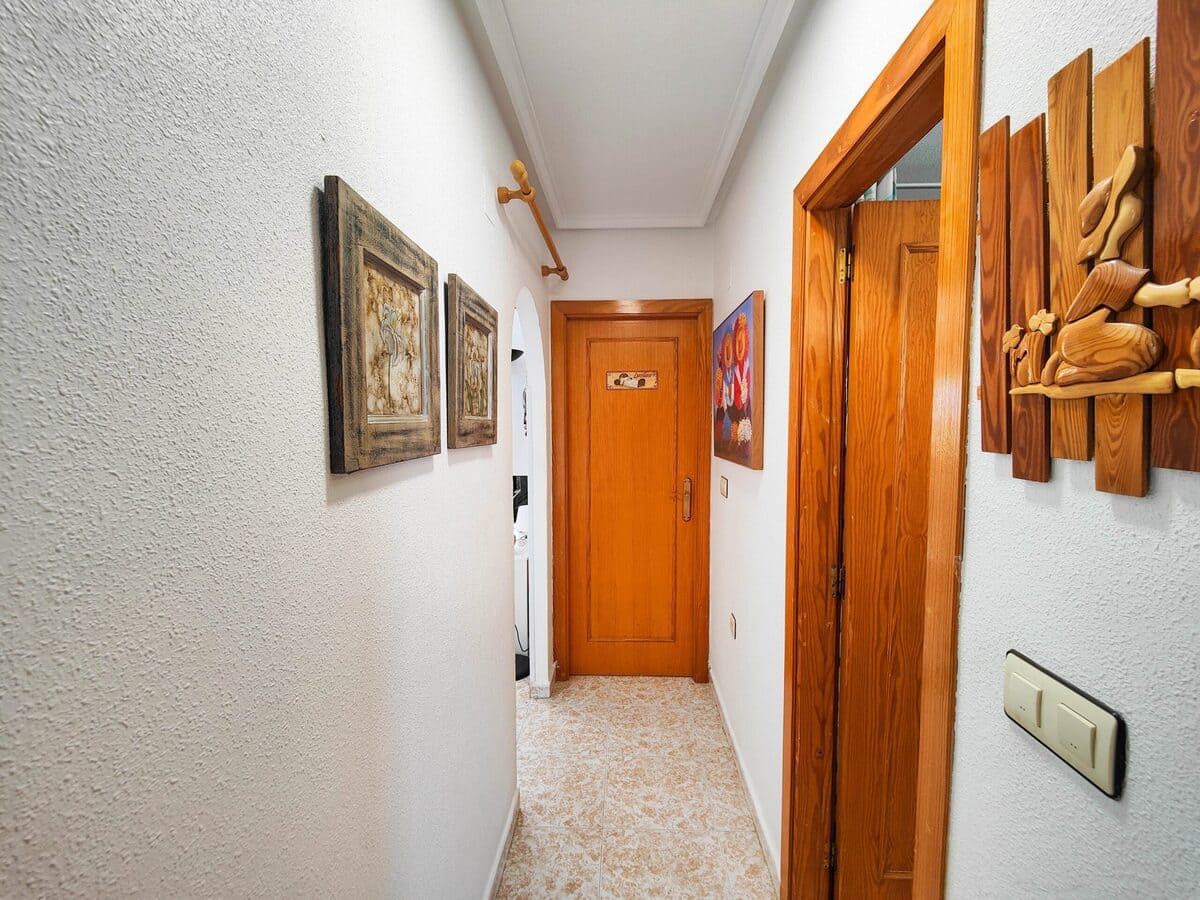 BUNGALOW EN PLANTA ALTA CON SOLÁRIUM PRIVADO EN URB. PARQUE DE LAS NACIONES – TORREVIEJA