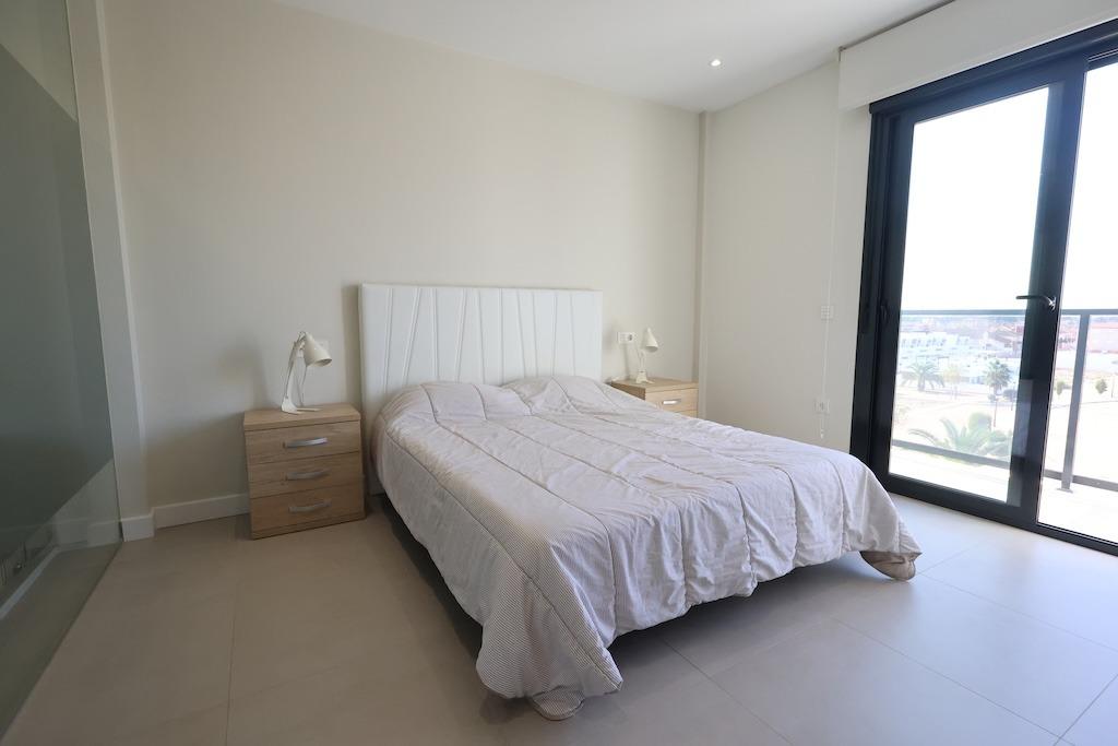 VIVE CERCA DEL MAR MENOR: APARTAMENTO LUMINOSO CON PISCINA Y TERRAZA