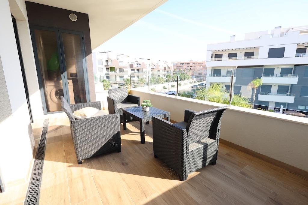 APARTAMENTO MODERNO Y LISTO PARA ENTRAR A VIVIR EN VILLAMARTIN