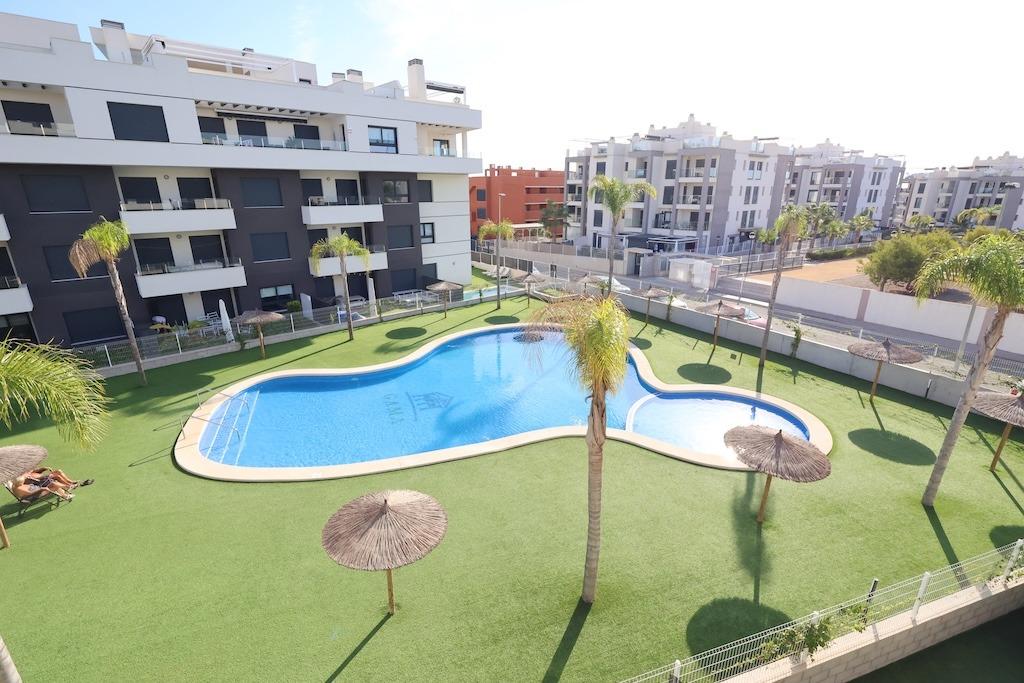 APARTAMENTO MODERNO Y LISTO PARA ENTRAR A VIVIR EN VILLAMARTIN