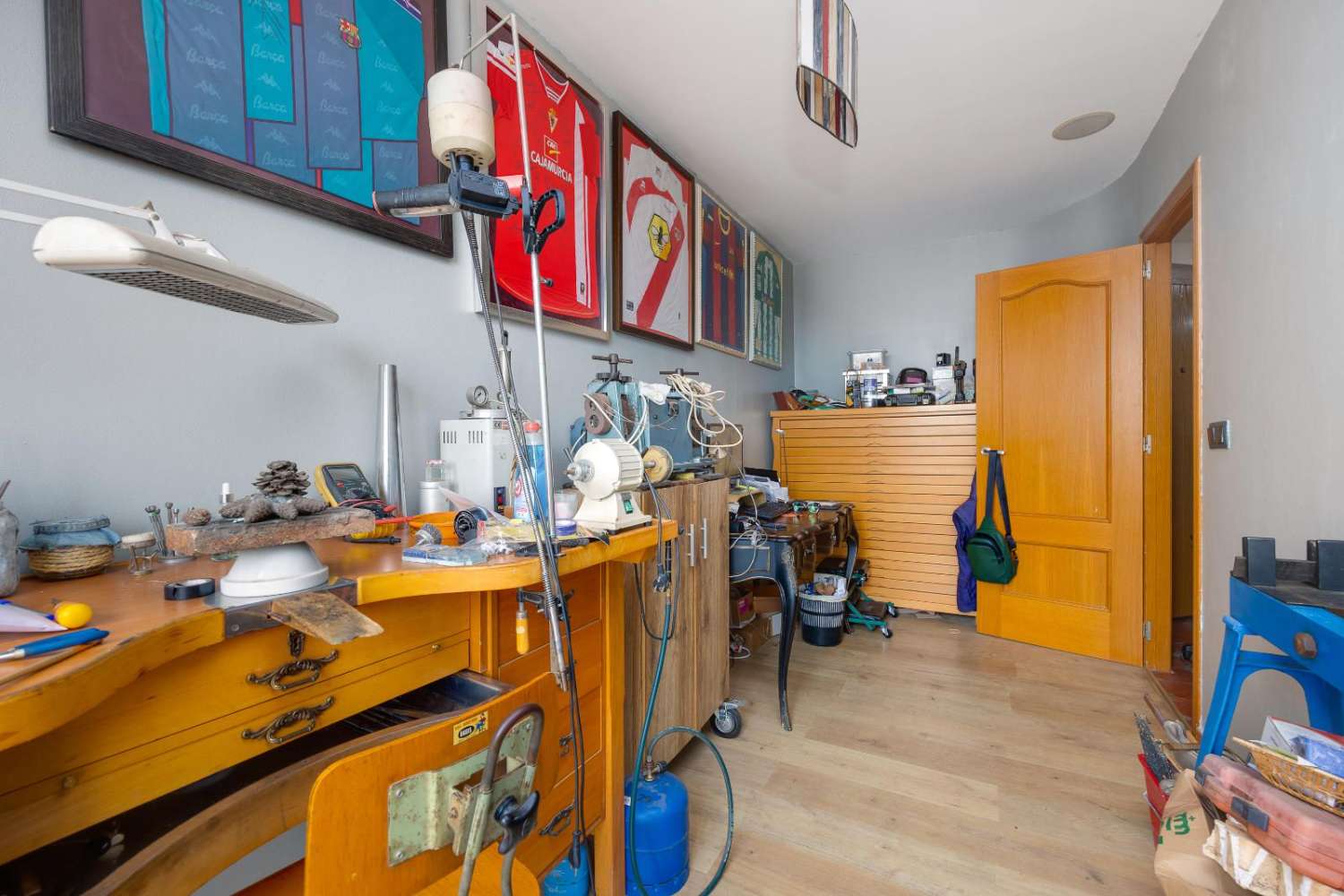 ÁTICO CON VISTAS AL MAR EN PILAR DE LA HORADADA – 3 DORMITORIOS, GRAN TERRAZA Y EXCELENTE ESTADO