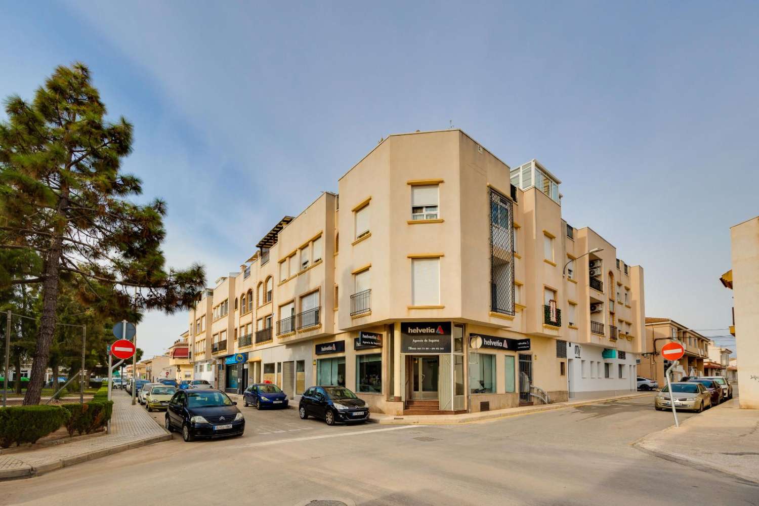 ÁTICO CON VISTAS AL MAR EN PILAR DE LA HORADADA – 3 DORMITORIOS, GRAN TERRAZA Y EXCELENTE ESTADO