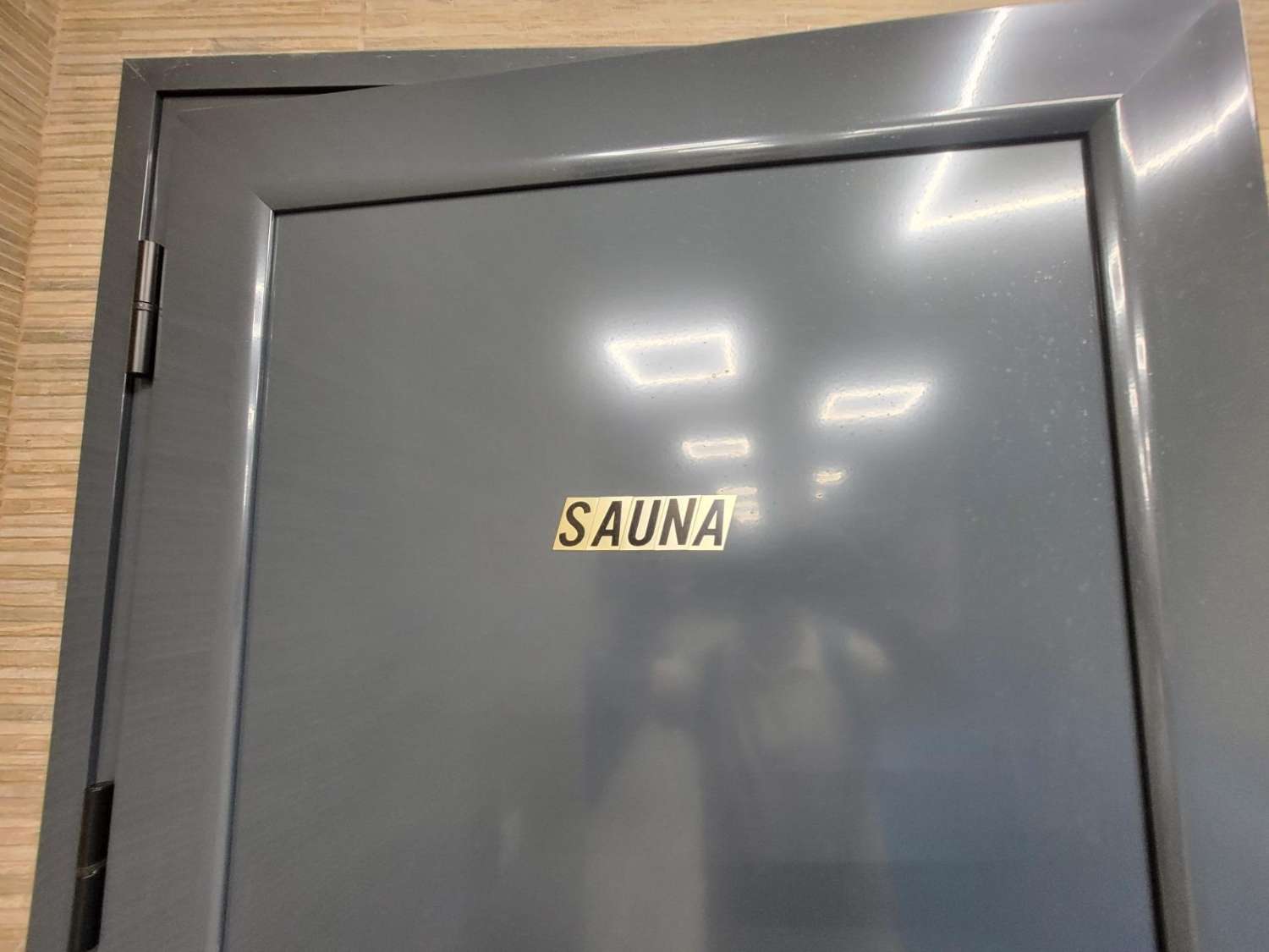 IMPRESIONANTE APARTAMENTO A ESTRENAR CON GRAN TERRAZA Y PISCINA CUBIERTA EN LA MEJOR ZONA DE TORREVIEJA