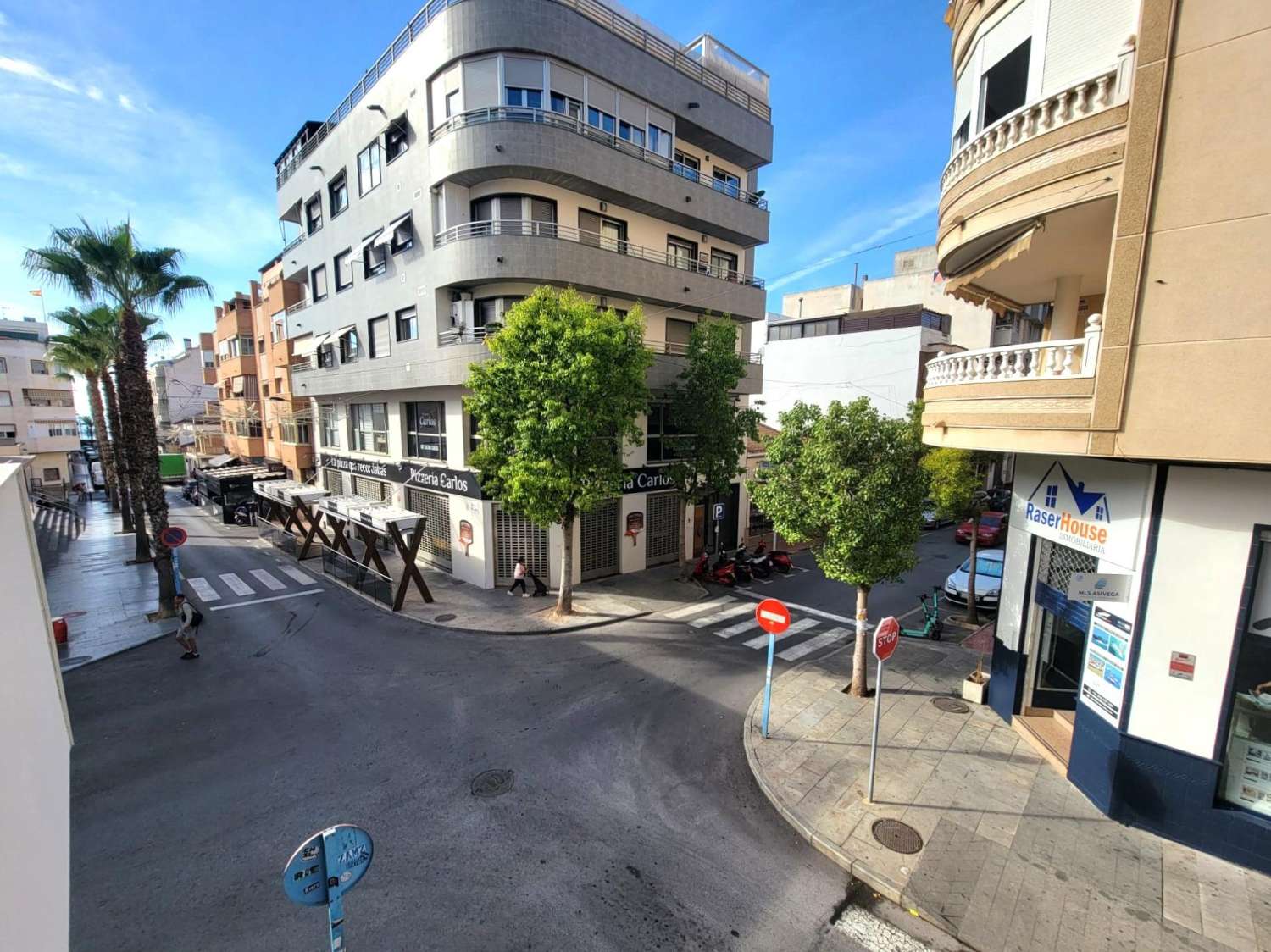 IMPRESIONANTE APARTAMENTO A ESTRENAR CON GRAN TERRAZA Y PISCINA CUBIERTA EN LA MEJOR ZONA DE TORREVIEJA