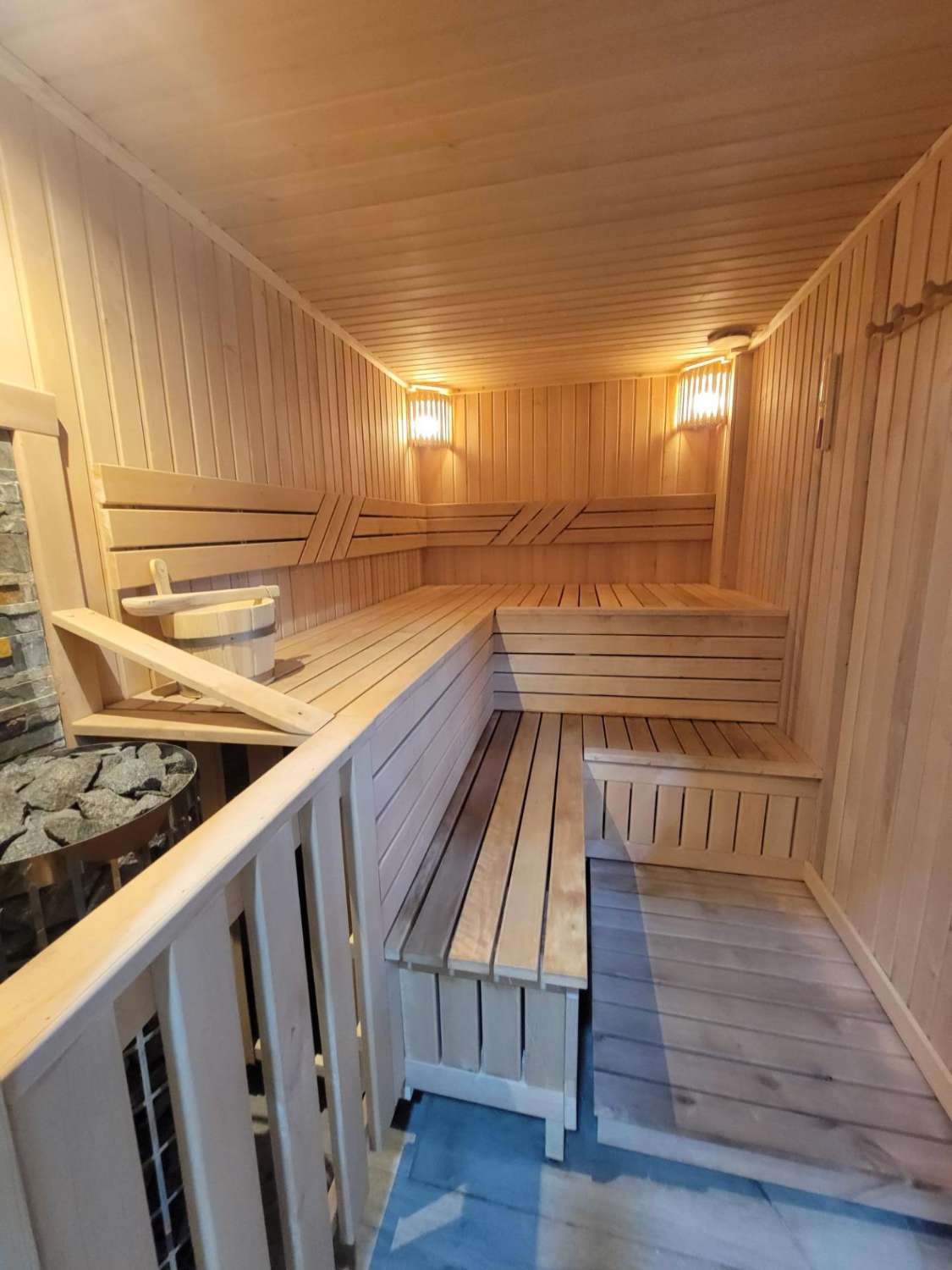 IMPRESIONANTE APARTAMENTO A ESTRENAR CON GRAN TERRAZA Y PISCINA CUBIERTA EN LA MEJOR ZONA DE TORREVIEJA