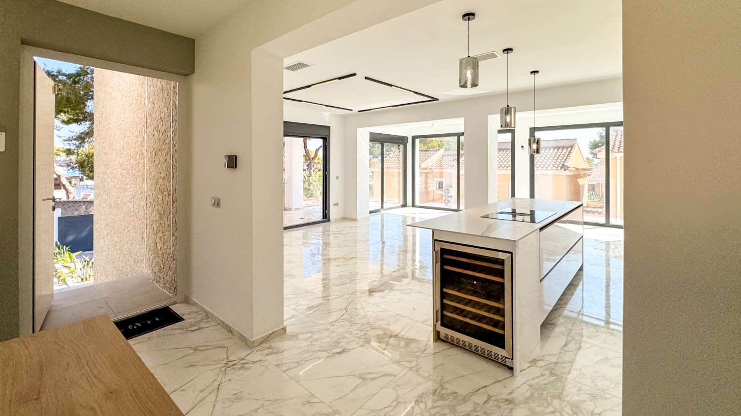 城市化洛斯阳台的现代宽敞别墅 – 托雷维耶哈