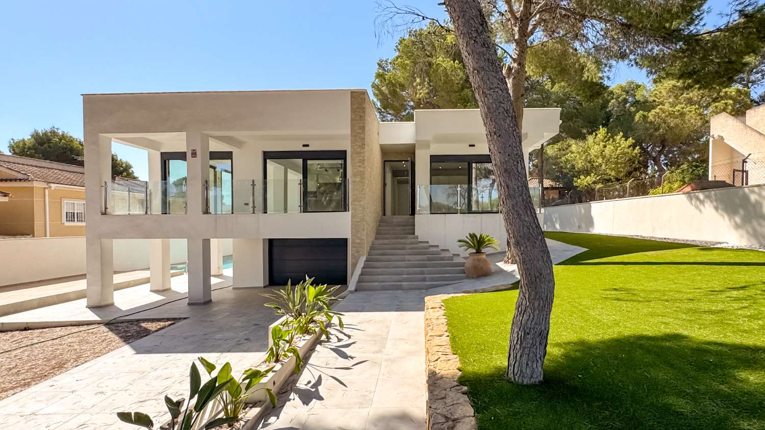 城市化洛斯阳台的现代宽敞别墅 – 托雷维耶哈