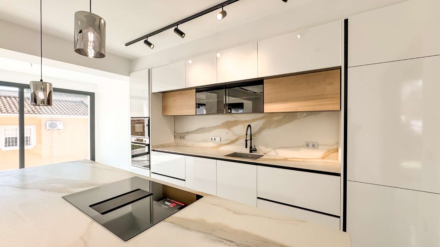 城市化洛斯阳台的现代宽敞别墅 – 托雷维耶哈